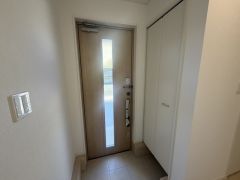 たっぷり収納できるシューズボックスです。家族全員の靴がきれいに整頓できます。玄関収納も問題ありません。