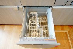 同仕様写真。家事の時間が短縮できる食器洗浄乾燥機付。後片付けもラクラクです。