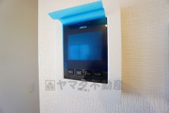 防犯性、セキュリティ対策に安心できるテレビモニター付きインターフォンです。セールスマン対策にもなり安心できます。