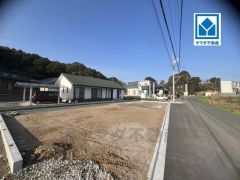 敷地64坪以上。イオン穂波ショッピングセンター車で約8分（2.4ｋｍ）駐車4台＾＾設備仕様も充実＾＾