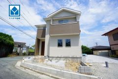 敷地60坪。角地。バス牟田停徒歩2分。車2台。スーパー・コンビニ徒歩7分圏内。新飯塚駅まで徒歩11分の西鉄バス潤野下区停で11分乗車。 イオン穂波ショッピングセンター車約7分（2ｋｍ）
