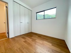 全居室に収納完備。下段を引き出し収納にするなど、空いたスペースを有効活用すれば収納力がグッと高まります。常に整理整頓されたお部屋は気持ちがいいです＾＾
