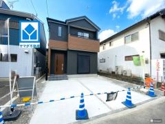 イオン福岡店まで車で約8分（2.3ｋｍ）