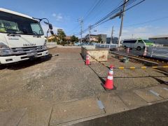 駐車スペースはゆとりある3台分を確保。マイカー用に、お客さま用に、余裕を持ってご利用いただけます。