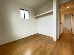 全居室に収納完備。下段を引き出し収納にするなど、空いたスペースを有効活用すれば収納力がグッと高まります。常に整理整頓されたお部屋は気持ちがいいです＾＾