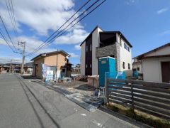ＪＲ筑豊本線「飯塚」駅まで徒歩14分。西鉄バス「堀池」停徒歩5分＾＾