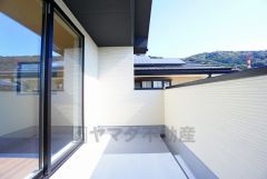 お天気の良い日はお洗濯物がよく乾きそうな日当たり良好のバルコニーです＾＾