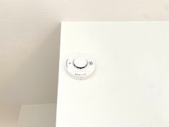 火災による煙や熱を感知して、警報音やブザー等で火災の発生を知らせてくれる火災警報器。