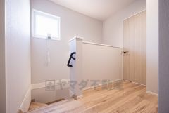 2階ホールは明るく開放的＾＾