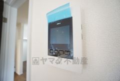 防犯性、セキュリティ対策に安心できるテレビモニター付きインターフォンです。セールスマン対策にもなり安心できます。