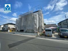 コンビニ徒歩7分、スーパーまで車で約7分（2.3ｋｍ）