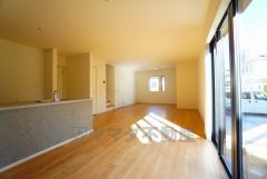 家族が集まる開放的なリビング。約24帖の大空間で毎日のお食事が楽しみです＾＾思い思いの時間を過ごしたり、家族みんなで食事をしたり、素敵な団らんの場になりますね。