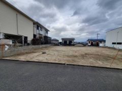 駐車スペースはゆとりある2台分を確保。マイカー用に、お客さま用に、余裕を持ってご利用いただけます。