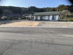 駐車スペースはゆとりある4台分を確保。マイカー用に、お客さま用に、余裕を持ってご利用いただけます^^