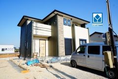 ショッピングセンター・コンビニまで徒歩10分圏内。