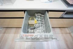家事の時間が短縮できる食器洗浄乾燥機付。後片付けもラクラクです。