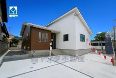 平屋＾＾西鉄バス高雄中央公園バス徒歩3分。スーパー・コンビニまで徒歩7分圏内＾＾カースペース並列2台＾＾