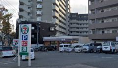 セブンイレブン　板付バス停前店