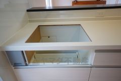 汚れてもサッとふける、お手入れのしやすいIHクッキングヒーター。オール電化なので経済的。