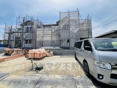 カースペースは4台確保＾＾ご夫婦で1台ずつとご友人の方や来客時に困りません＾＾西鉄バス「潤野橋」停まで徒歩6分＾＾