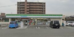 ファミリーマート　飯塚花瀬