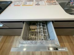 家事の時間が短縮できる食器洗浄乾燥機付。後片付けもラクラクです。