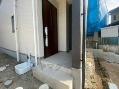 タッチキー採用の玄関。お買い物帰りで、両手がふさがってきても簡単に中に入れます＾＾