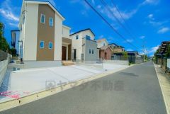 住人以外の車の進入も少なく、小さなお子様を持つご家庭にも安心です。大型車の通行が少なく、騒音や振動が少ないので静かで快適な生活を送れます。