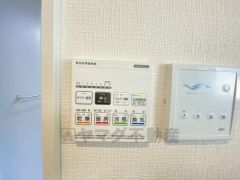 浴室暖房乾燥機には、暖房、乾燥、涼風、換気の4つの機能が付いています。タイマー付きです。
