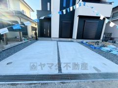 カースペース2台分確保＾＾ ご夫婦で1台ずつ所有出来ます＾＾ イオン筑紫野店まで車で約16分（4.9ｋｍ）ショッピングや映画など楽しめます＾＾