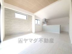 断熱性能の窓ガラスを採用。省エネ、光熱費カットにも貢献します。 夏は涼しく、冬は暖かく快適に過ごせます。