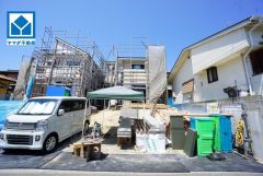 西鉄春日原駅まで徒歩1分の西鉄バス停から乗車13分。敷地面積広々51坪。西鉄・JRの2沿線利用可能。