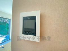 防犯性、セキュリティ対策に安心できるテレビモニター付きインターフォンです。セールスマン対策にもなり安心できます。