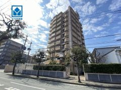 ショッピングセンター・コンビニ・スーパー徒歩4分圏内。西鉄バス吉田停まで徒歩5分。福岡空港駅まで自転車で約10分＾＾