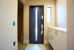 たっぷり収納できるシューズボックスです。家族全員の靴がきれいに整頓できます。